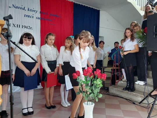 Nadanie imienia szkole w Tworyczowie [ZDJĘCIA cz. 1]