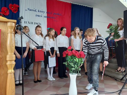 Nadanie imienia szkole w Tworyczowie [ZDJĘCIA cz. 1]