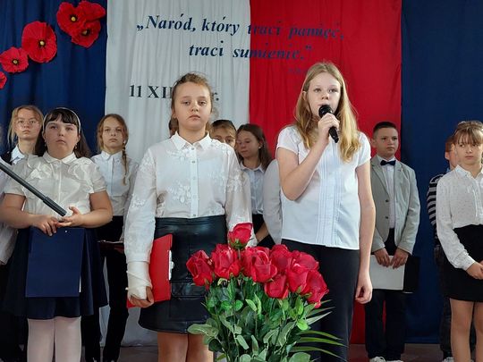 Nadanie imienia szkole w Tworyczowie [ZDJĘCIA cz. 1]