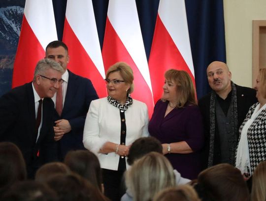 Mieszkańcy Tomaszowa Lubelskiego w oczekiwaniu na Karola Nawrockiego [ZDJĘCIA]