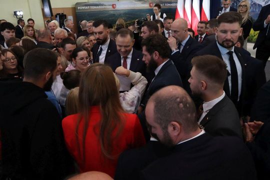 Karol Nawrocki w Tomaszowie Lubelskim. Młodzież zadawała pytania [ZDJĘCIA]