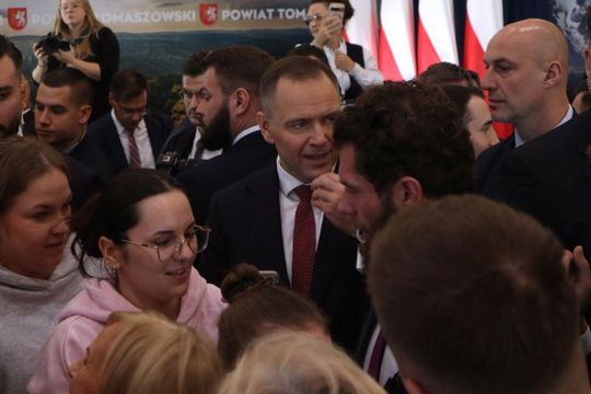 Karol Nawrocki w Tomaszowie Lubelskim. Młodzież zadawała pytania [ZDJĘCIA]