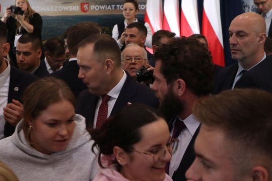 Karol Nawrocki w Tomaszowie Lubelskim. Młodzież zadawała pytania [ZDJĘCIA]