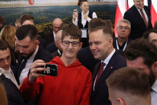 Karol Nawrocki w Tomaszowie Lubelskim. Młodzież zadawała pytania [ZDJĘCIA]