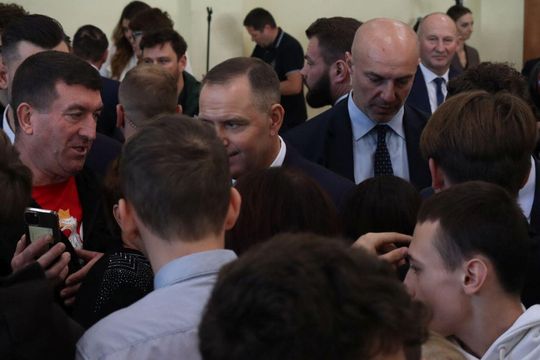 Karol Nawrocki w Tomaszowie Lubelskim. Młodzież zadawała pytania [ZDJĘCIA]