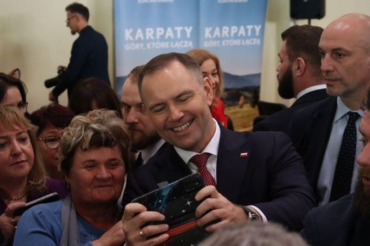 Karol Nawrocki w Tomaszowie Lubelskim. Młodzież zadawała pytania [ZDJĘCIA]