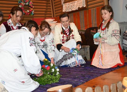 Od wróżby do zrękowin w Majdanie Górnym. Tak to kiedyś było [ZDJĘCIA]