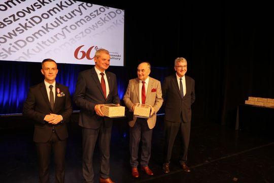 Gala jubileuszowa z okazji 60-lecia Tomaszowskiego Domu Kultury [ZDJĘCIA]