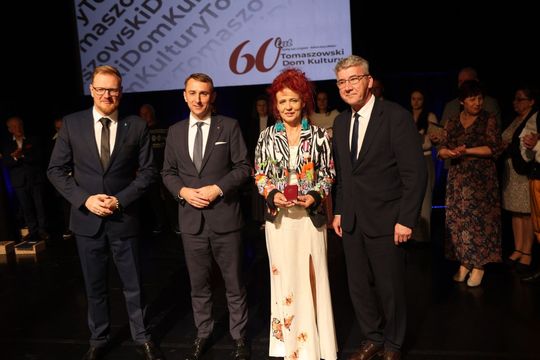 Gala jubileuszowa z okazji 60-lecia Tomaszowskiego Domu Kultury [ZDJĘCIA]