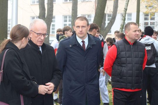 Bieg Niepodległości w Tomaszowie Lubelskim. Blisko 250 uczniów na starcie [ZDJĘCIA]