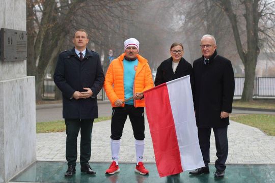 Bieg Niepodległości w Tomaszowie Lubelskim. Blisko 250 uczniów na starcie [ZDJĘCIA]