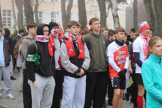 Bieg Niepodległości w Tomaszowie Lubelskim. Blisko 250 uczniów na starcie [ZDJĘCIA]