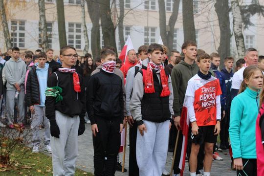 Bieg Niepodległości w Tomaszowie Lubelskim. Blisko 250 uczniów na starcie [ZDJĘCIA]