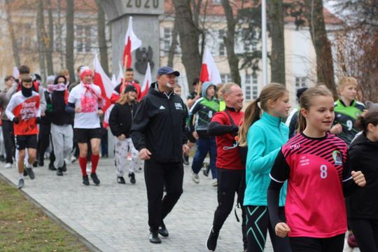 Bieg Niepodległości w Tomaszowie Lubelskim. Blisko 250 uczniów na starcie [ZDJĘCIA]
