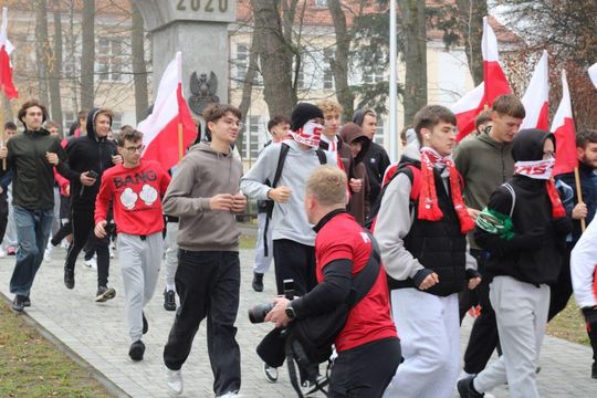 Bieg Niepodległości w Tomaszowie Lubelskim. Blisko 250 uczniów na starcie [ZDJĘCIA]