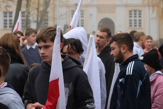Bieg Niepodległości w Tomaszowie Lubelskim. Blisko 250 uczniów na starcie [ZDJĘCIA]