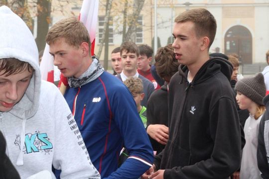 Bieg Niepodległości w Tomaszowie Lubelskim. Blisko 250 uczniów na starcie [ZDJĘCIA]