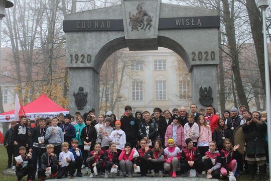 Bieg Niepodległości w Tomaszowie Lubelskim. Blisko 250 uczniów na starcie [ZDJĘCIA]