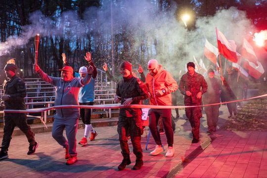Tomaszów Lubelski: Bieg sztafetowy 107 km na 107 rocznicę odzyskania niepodległości [ZDJĘCIA]