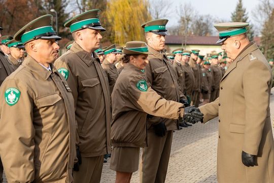 Kilkaset awansów, medale i odznaki dla funkcjonariuszy NOSG [ZDJĘCIA]
