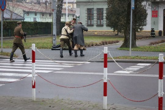 Widowiskowa rekonstrukcja „Rajd Kostka – Rozbicie Katowni UB w Tomaszowie Lubelskim” [ZDJĘCIA]