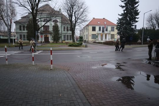 Widowiskowa rekonstrukcja „Rajd Kostka – Rozbicie Katowni UB w Tomaszowie Lubelskim” [ZDJĘCIA]