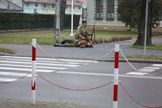 Widowiskowa rekonstrukcja „Rajd Kostka – Rozbicie Katowni UB w Tomaszowie Lubelskim” [ZDJĘCIA]
