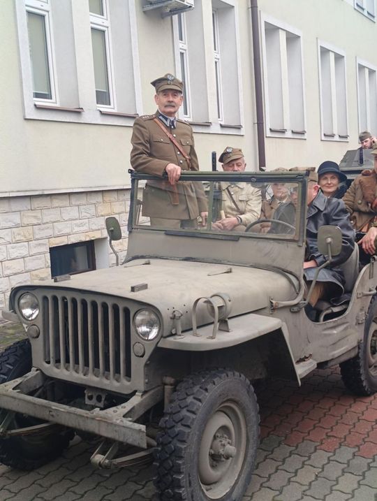 Widowiskowa rekonstrukcja „Rajd Kostka – Rozbicie Katowni UB w Tomaszowie Lubelskim” [ZDJĘCIA]