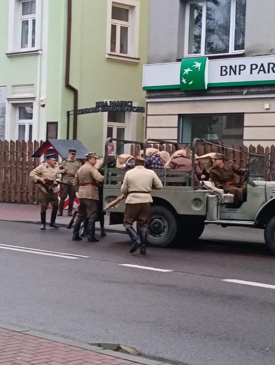 Widowiskowa rekonstrukcja „Rajd Kostka – Rozbicie Katowni UB w Tomaszowie Lubelskim” [ZDJĘCIA]