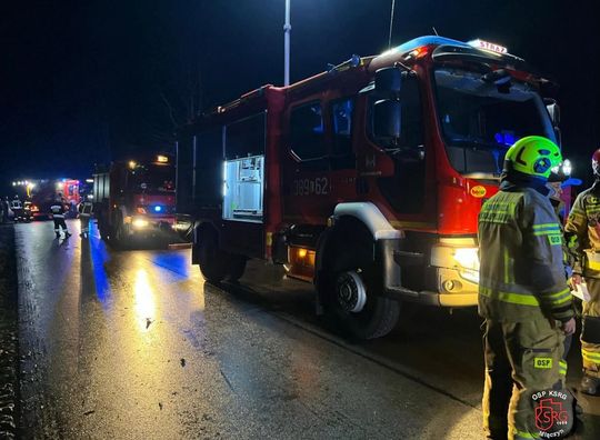 20-latek z gm. Werbkowice w Cześnikach stracił panowanie nad audi i uderzył w drzewo [ZDJĘCIA]