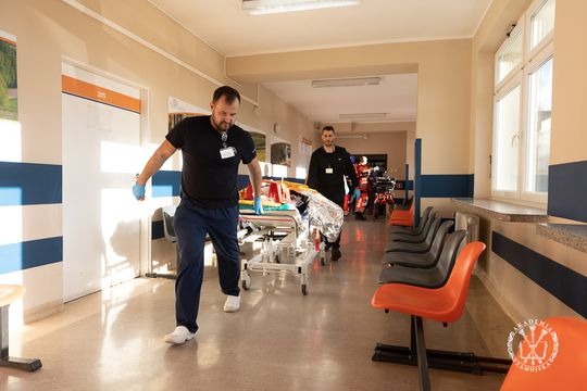 Zamojskie służby ćwiczyły co robić, w razie ataku na szkołę [ZDJĘCIA]