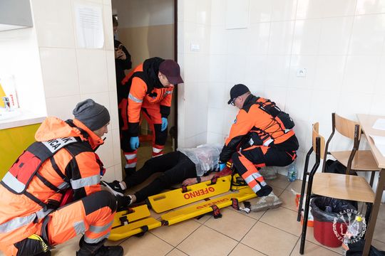 Zamojskie służby ćwiczyły co robić, w razie ataku na szkołę [ZDJĘCIA]