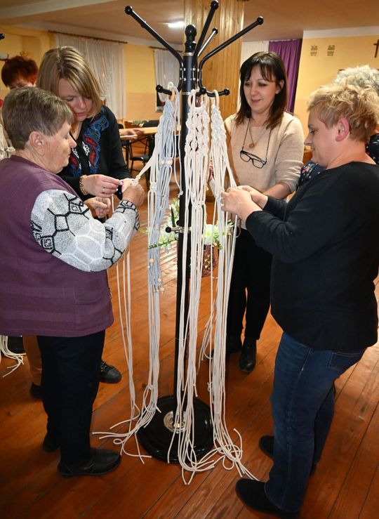 Warsztaty makramy w Jezierni [ZDJĘCIA]