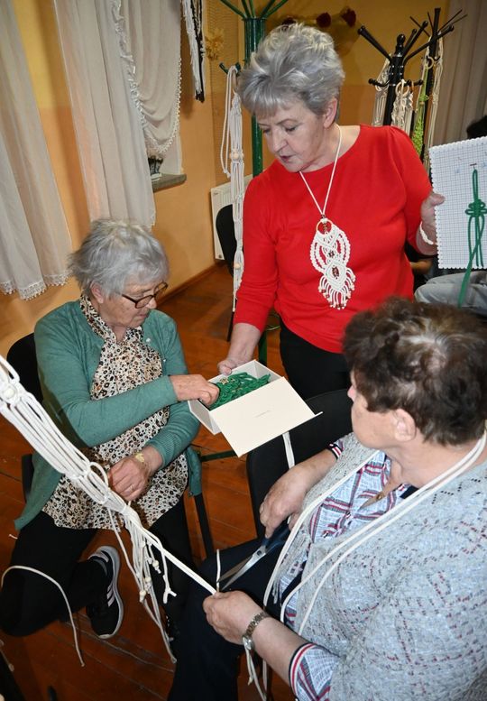 Warsztaty makramy w Jezierni [ZDJĘCIA]