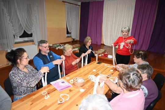 Warsztaty makramy w Jezierni [ZDJĘCIA]