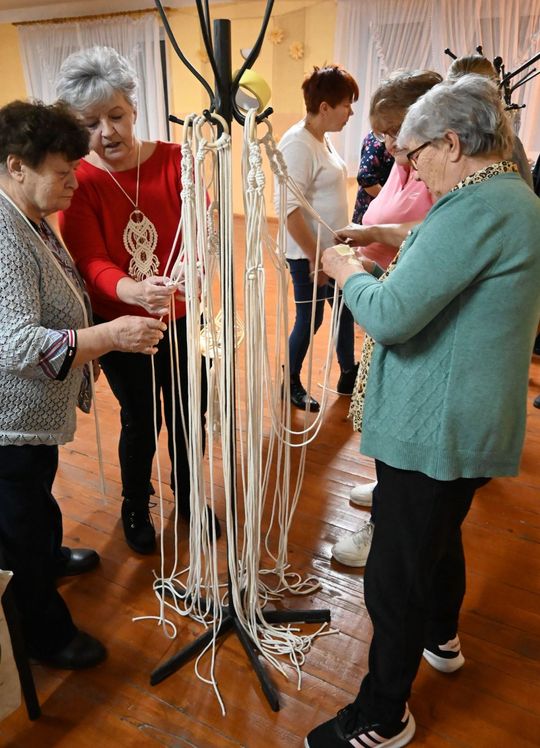 Warsztaty makramy w Jezierni [ZDJĘCIA]