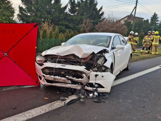 Tragiczny wypadek w Wielączy. Na miejscu zginął 72-latek [ZDJĘCIA]