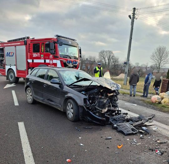 Tragiczny wypadek w Wielączy. Na miejscu zginął 72-latek [ZDJĘCIA]