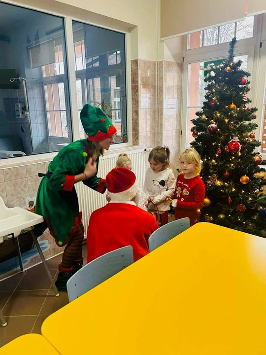 Święty Mikołaj odwiedził pacjentów szpitala w Tomaszowie Lubelskim [ZDJĘCIA]