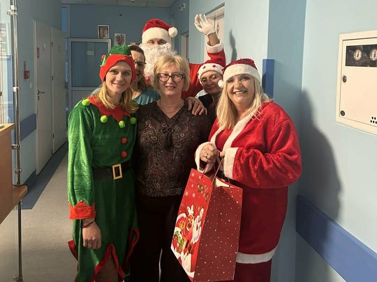 Święty Mikołaj odwiedził pacjentów szpitala w Tomaszowie Lubelskim [ZDJĘCIA]