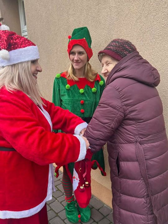 Święty Mikołaj odwiedził pacjentów szpitala w Tomaszowie Lubelskim [ZDJĘCIA]