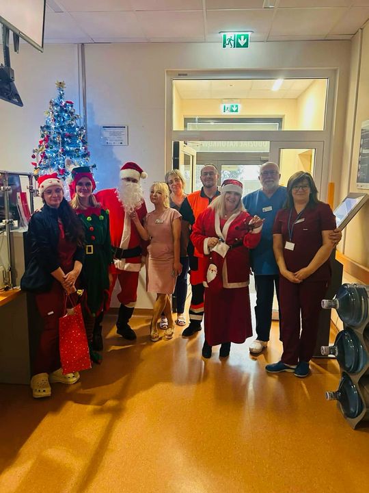 Święty Mikołaj odwiedził pacjentów szpitala w Tomaszowie Lubelskim [ZDJĘCIA]