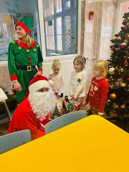 Święty Mikołaj odwiedził pacjentów szpitala w Tomaszowie Lubelskim [ZDJĘCIA]