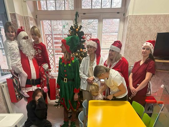 Święty Mikołaj odwiedził pacjentów szpitala w Tomaszowie Lubelskim [ZDJĘCIA]