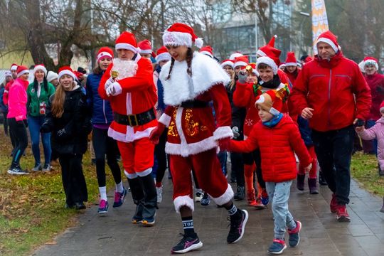 Tomaszowski Bieg Mikołajkowy [GALERIA ZDJĘĆ]