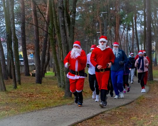 Tomaszowski Bieg Mikołajkowy [GALERIA ZDJĘĆ]