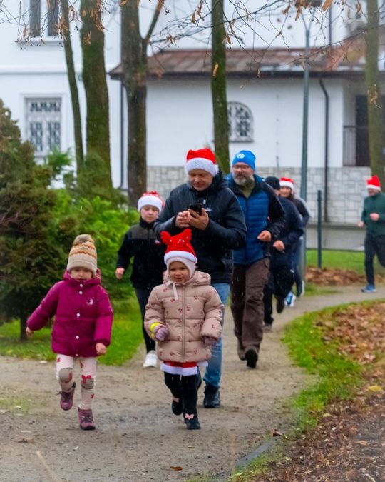 Tomaszowski Bieg Mikołajkowy [GALERIA ZDJĘĆ]