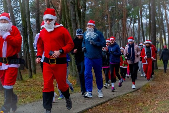 Tomaszowski Bieg Mikołajkowy [GALERIA ZDJĘĆ]