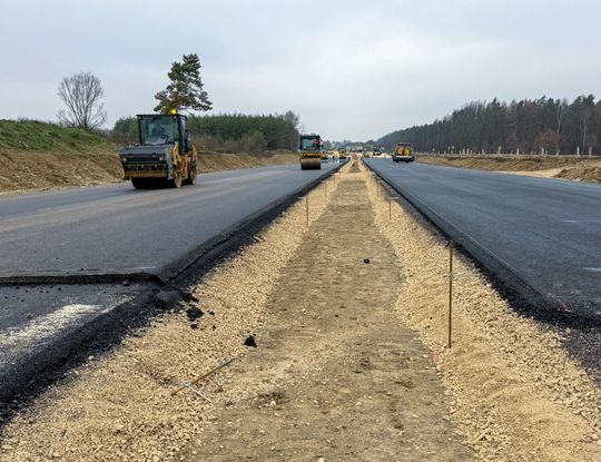 S17. Nowe zdjęcia z budowy drogi między Tomaszowem Lubelskim a Hrebennem
