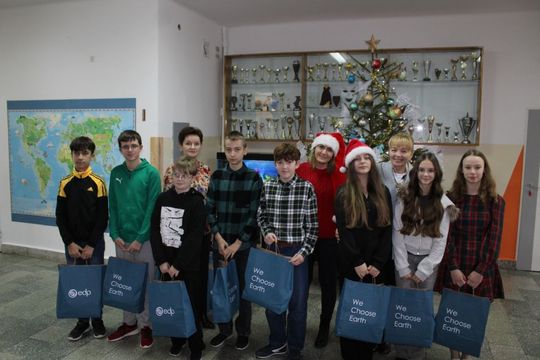 EDP Renewables zrobiła mikołajkowe paczki dla uczniów z gm. Tomaszów [ZDJĘCIA]